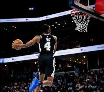 开云体育-【观察】4年2.29亿压垮球队？福克斯决定马刺命运