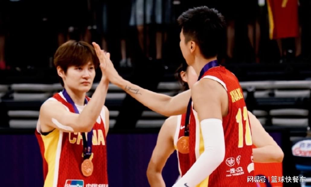 KAIYUN SPORTS-88比81逆转险胜！女篮霸主豪取5连胜：杨力维意外受伤成隐患？