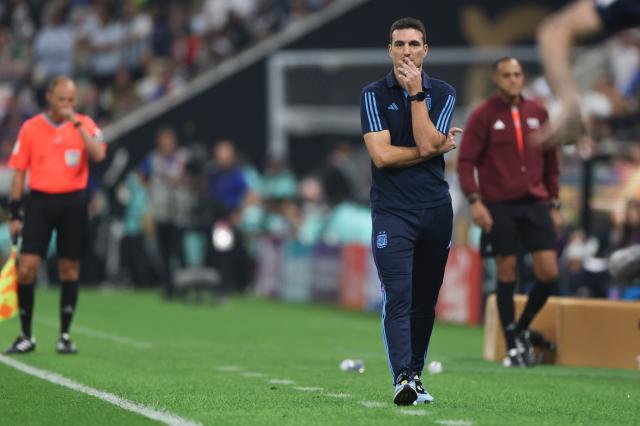 开云官方网站-【人物】从勤恳公牛到冠军主帅 斯卡洛尼出道即巅峰